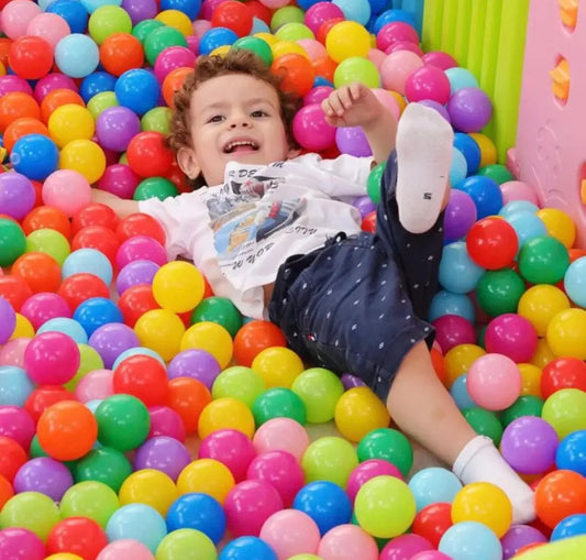 Colourful plastic balls (25)
